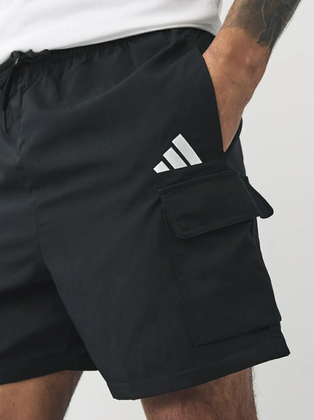 adidas Small Essentials Logo Cargo Chelsea Shorts^ Shorts