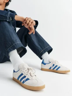 Clearance adidas originals Gazelle Trainers Brown