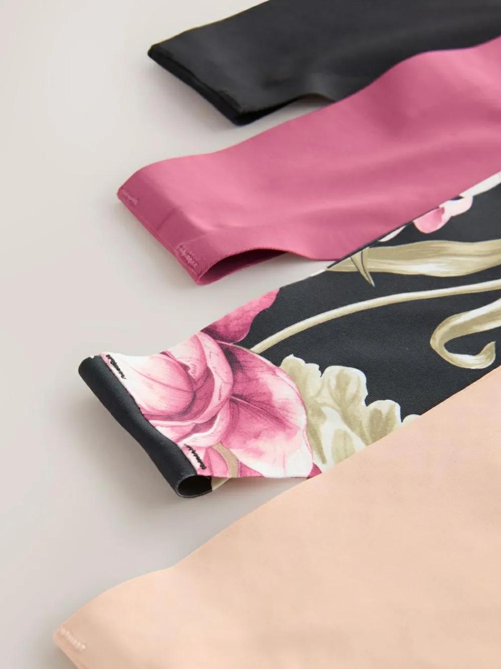 Outlet Next Black / Praline Nude / Pink Floral Thong No VPL Light Flow Period Knickers 4 Pack