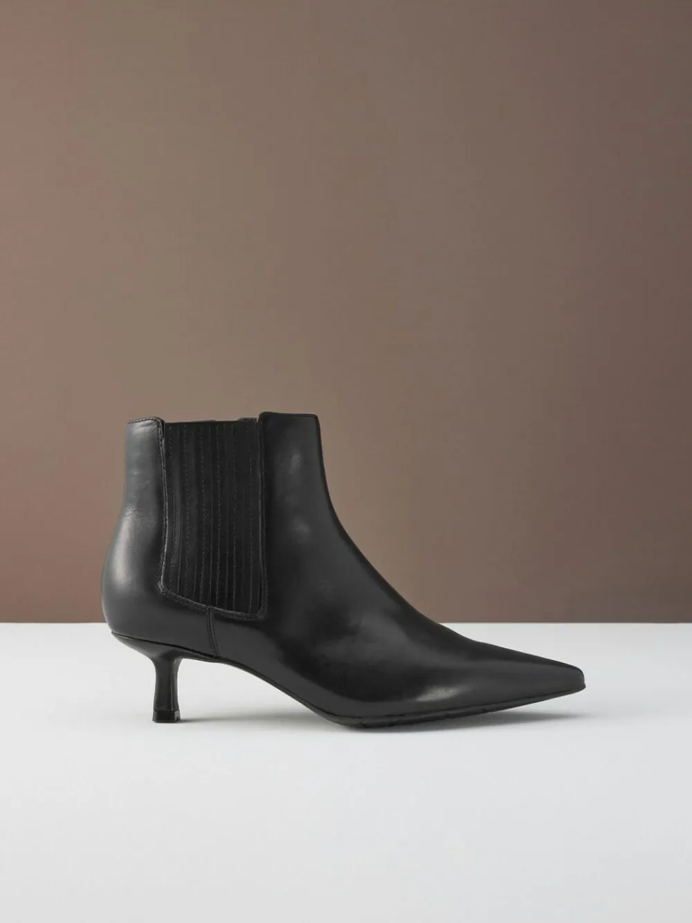 Next Motion Flex Almond Toe Chelsea Style Ankle Boots Black Leather