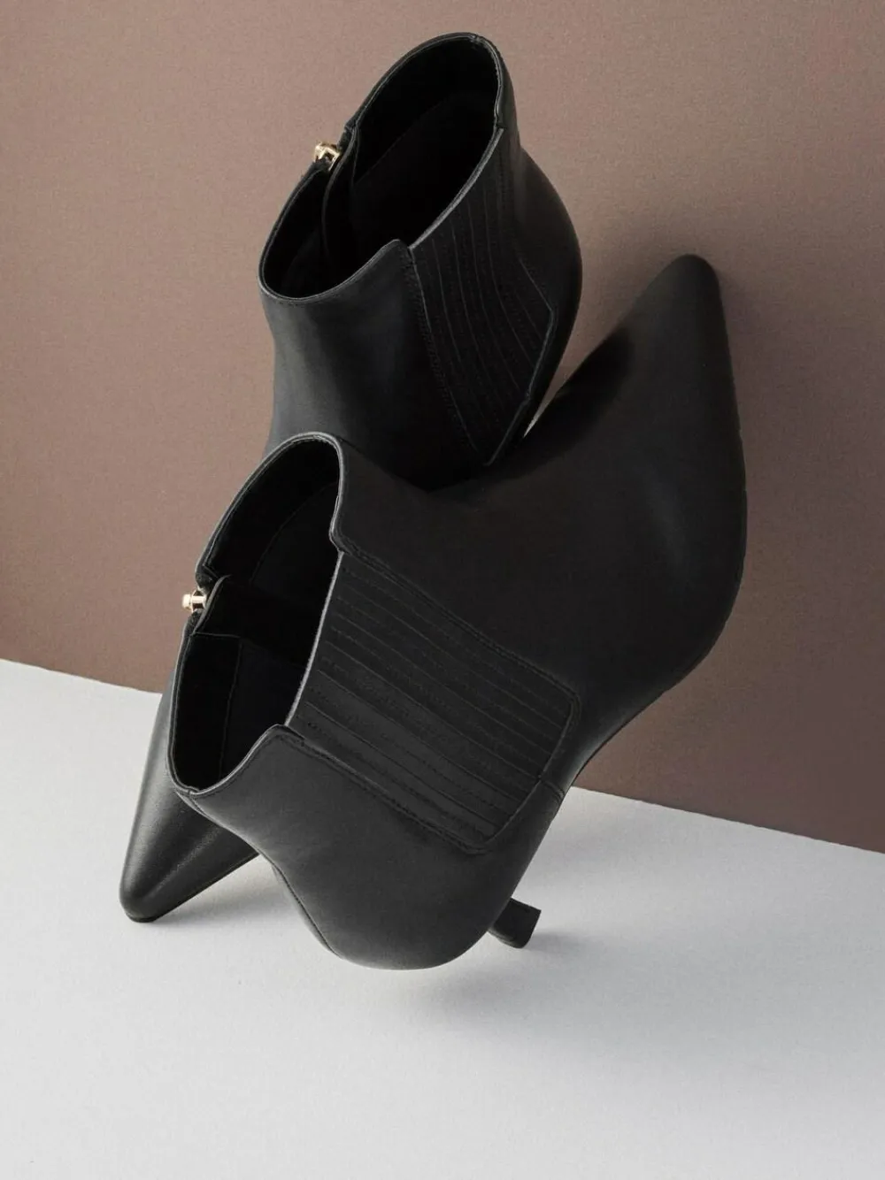 Next Motion Flex Almond Toe Chelsea Style Ankle Boots Black Leather