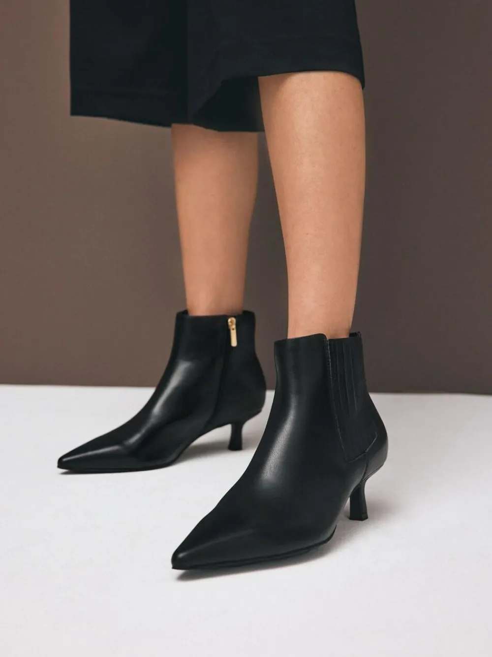 Next Motion Flex Almond Toe Chelsea Style Ankle Boots Black Leather