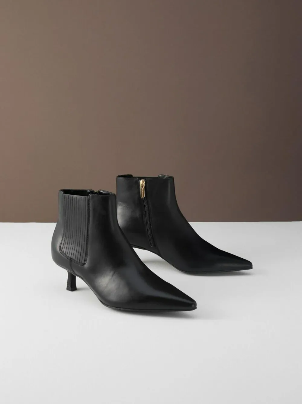 Next Motion Flex Almond Toe Chelsea Style Ankle Boots Black Leather