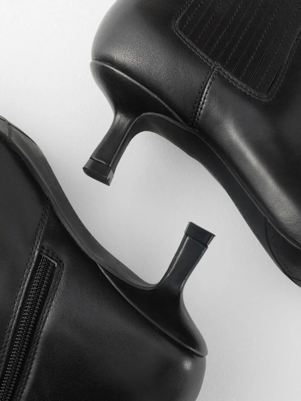 Next Motion Flex Almond Toe Chelsea Style Ankle Boots Black Leather