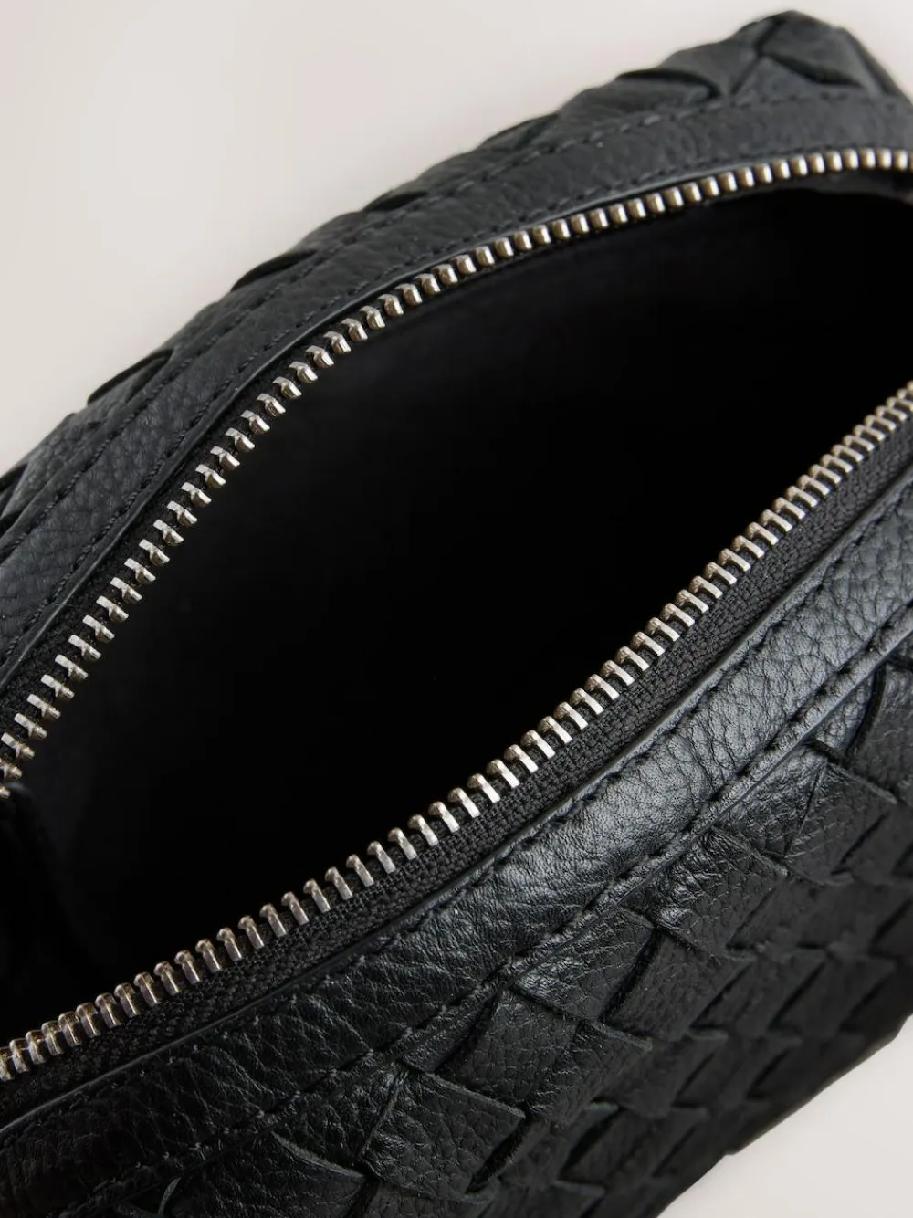 Outlet Next Black Leather Weave Camera Bag