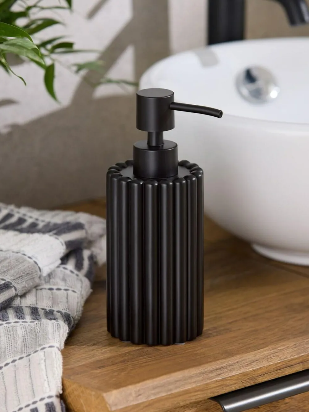 Online Next Rib Soap Dispenser Black