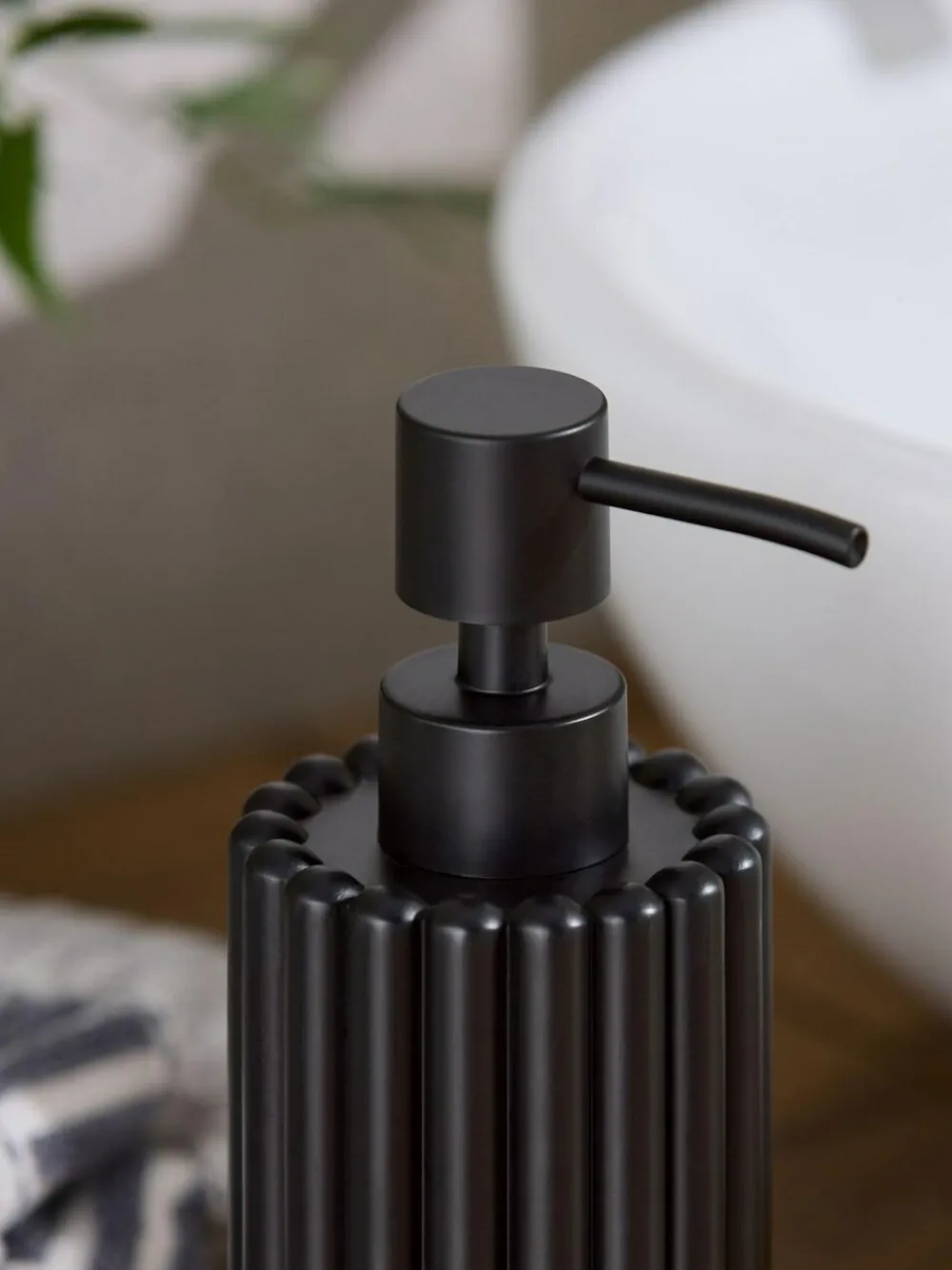 Online Next Rib Soap Dispenser Black