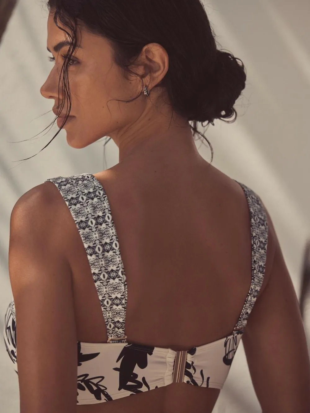 Online Next Black/Cream Palm Wired Bandeau Bikini Top