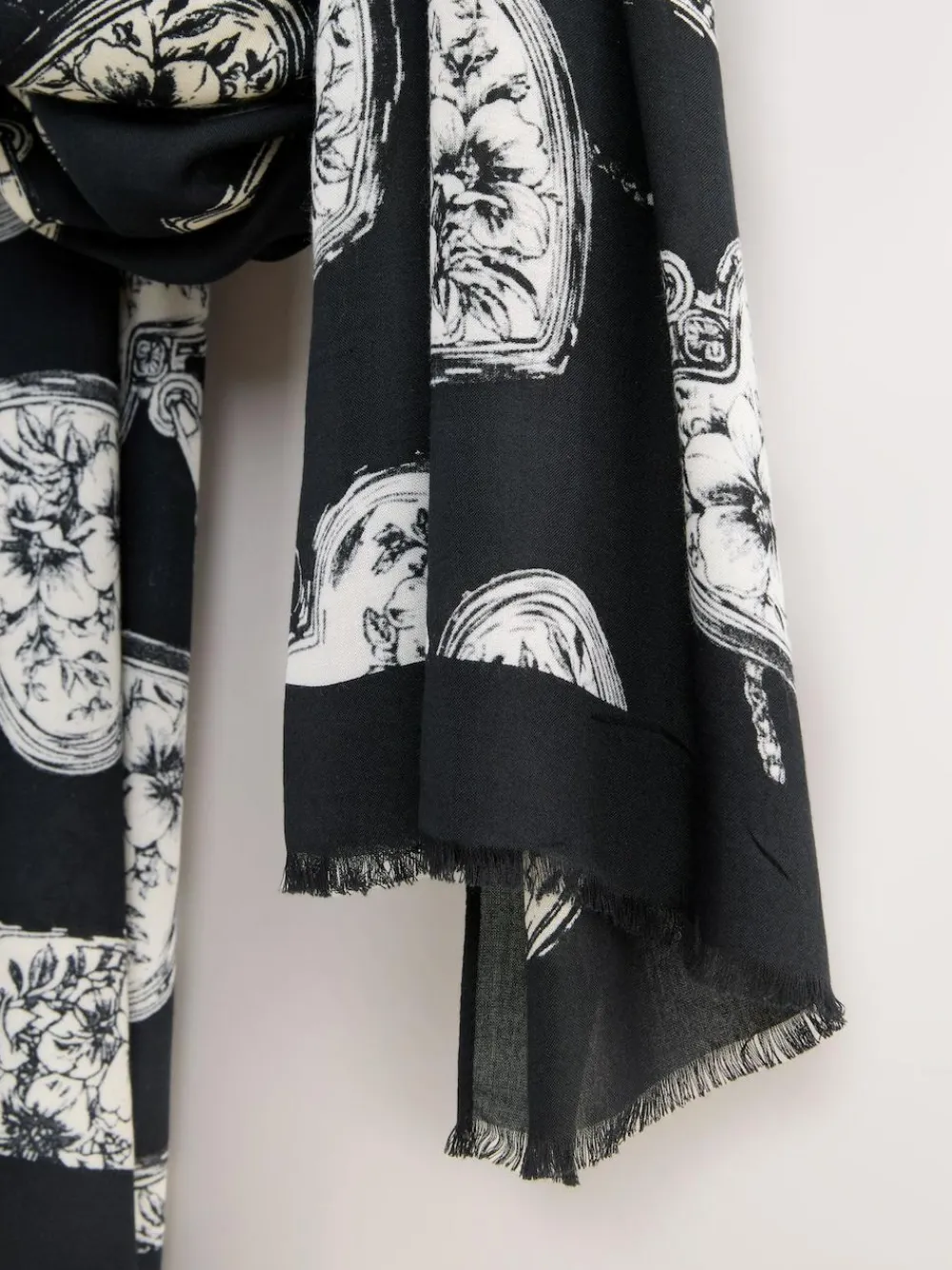 Best Next Black/White Lightweight Scarf Mono Locket Print Scarf