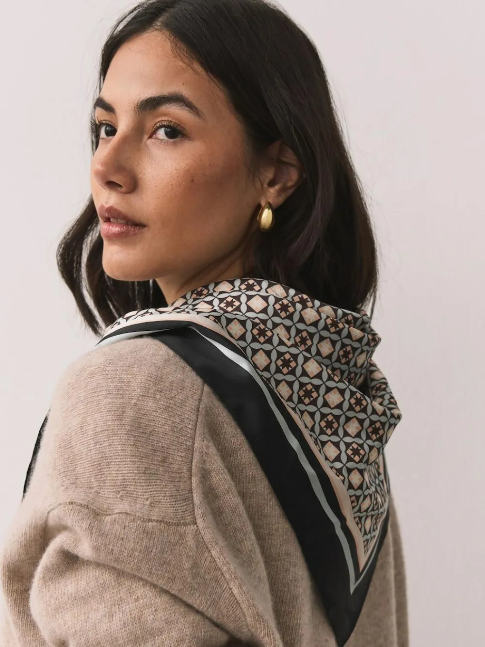 Next Brown Geometric Print Satin Square Scarf^Women Hats, Gloves & Scarves|Hats, Gloves & Scarves