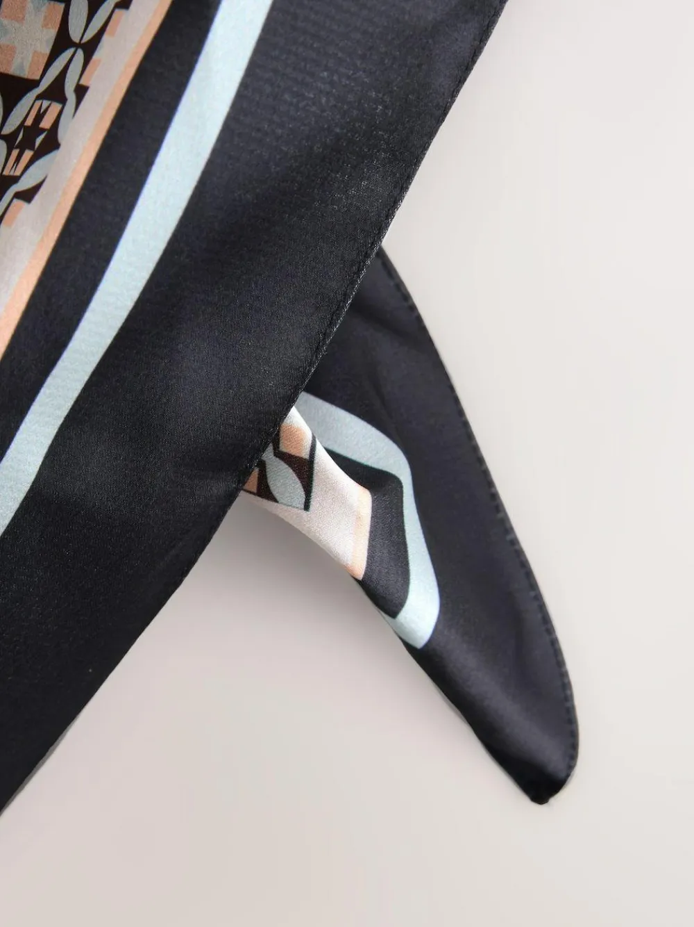 Next Brown Geometric Print Satin Square Scarf^Women Hats, Gloves & Scarves|Hats, Gloves & Scarves