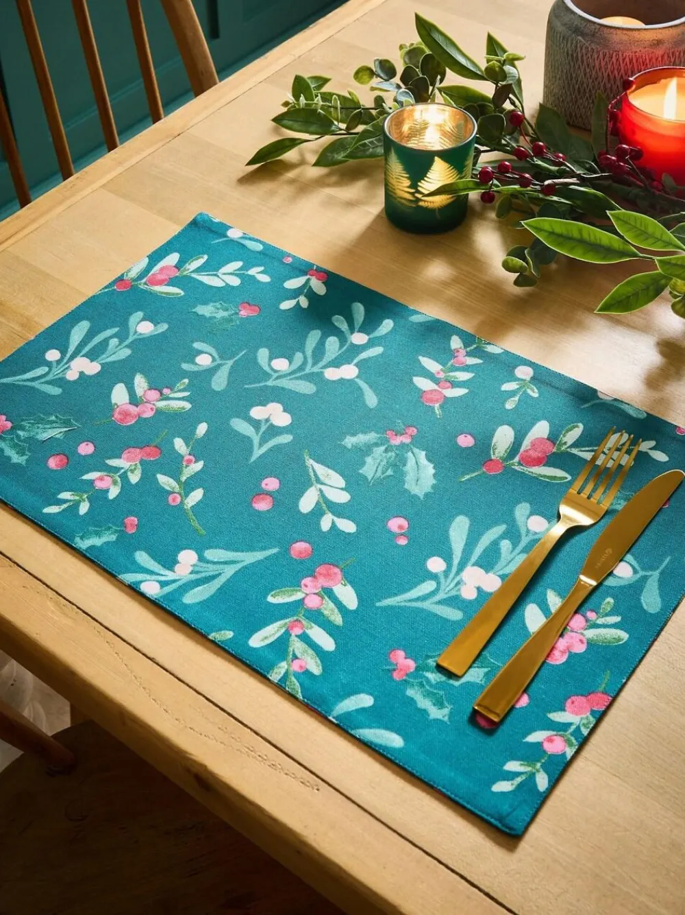 Sale Catherine Lansfield 4 Pack Green Christmas Holly & Mistletoe 100% Cotton Placemats