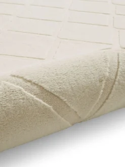 Catherine Lansfield Cream Cosy Diamond Washable Rug^ Rugs & Runners