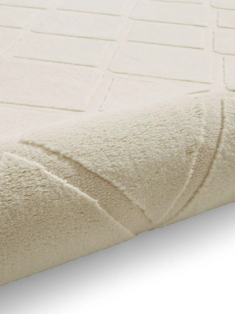 Catherine Lansfield Cream Cosy Diamond Washable Rug^ Rugs & Runners