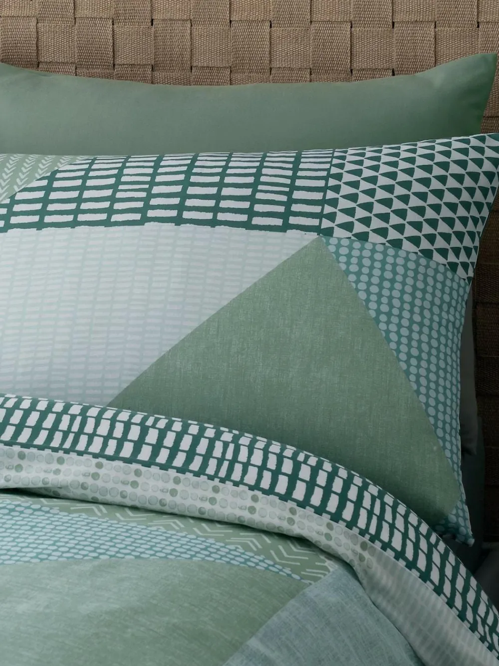 Discount Catherine Lansfield Green Larsson Geo Duvet Cover and Pillowcase Set