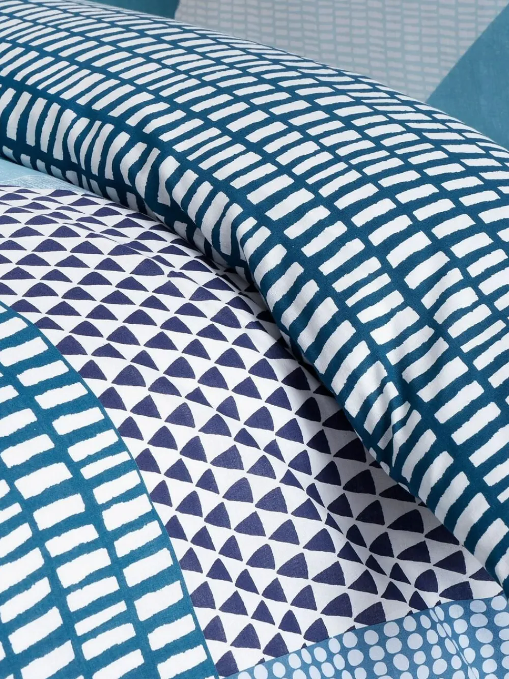 Outlet Catherine Lansfield Teal Blue Larsson Geo Duvet Cover and Pillowcase Set