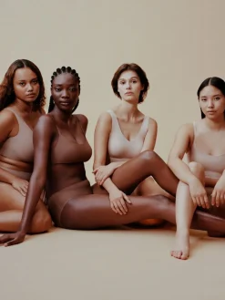 Chantelle Soft Stretch Seamless V-Neck Padded Crop Top^Women Dd+ Range