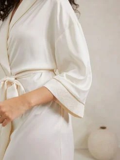 Chelsea Peers White Satin Lace Trim Robe Dressing Gown^Women Bathrobes