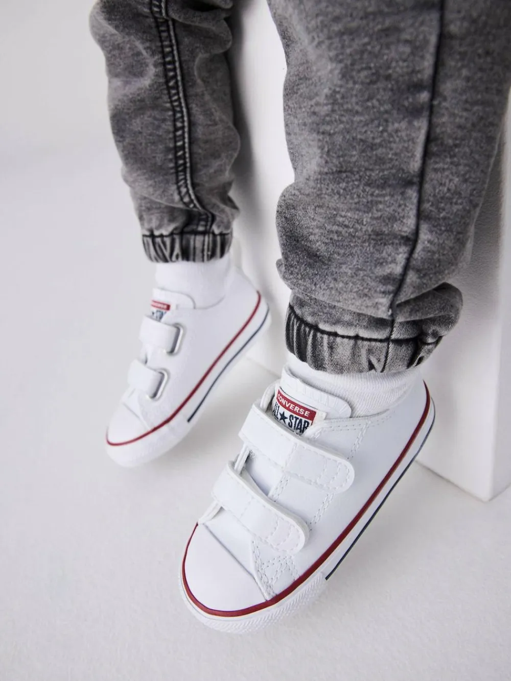Best Converse Chuck Ox 2V Infant Trainers White