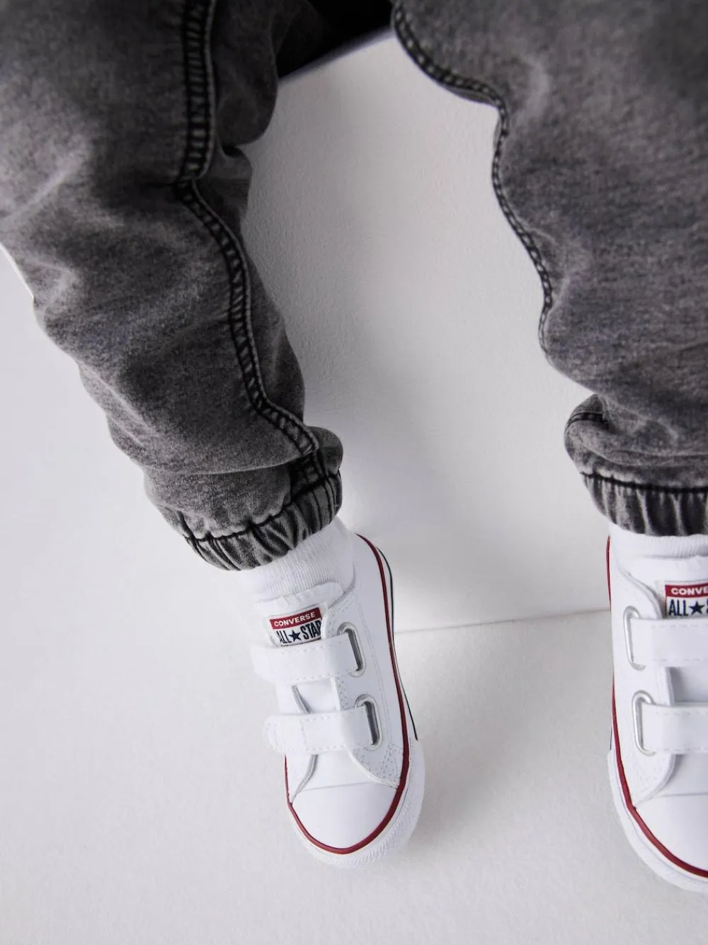 Best Converse Chuck Ox 2V Infant Trainers White