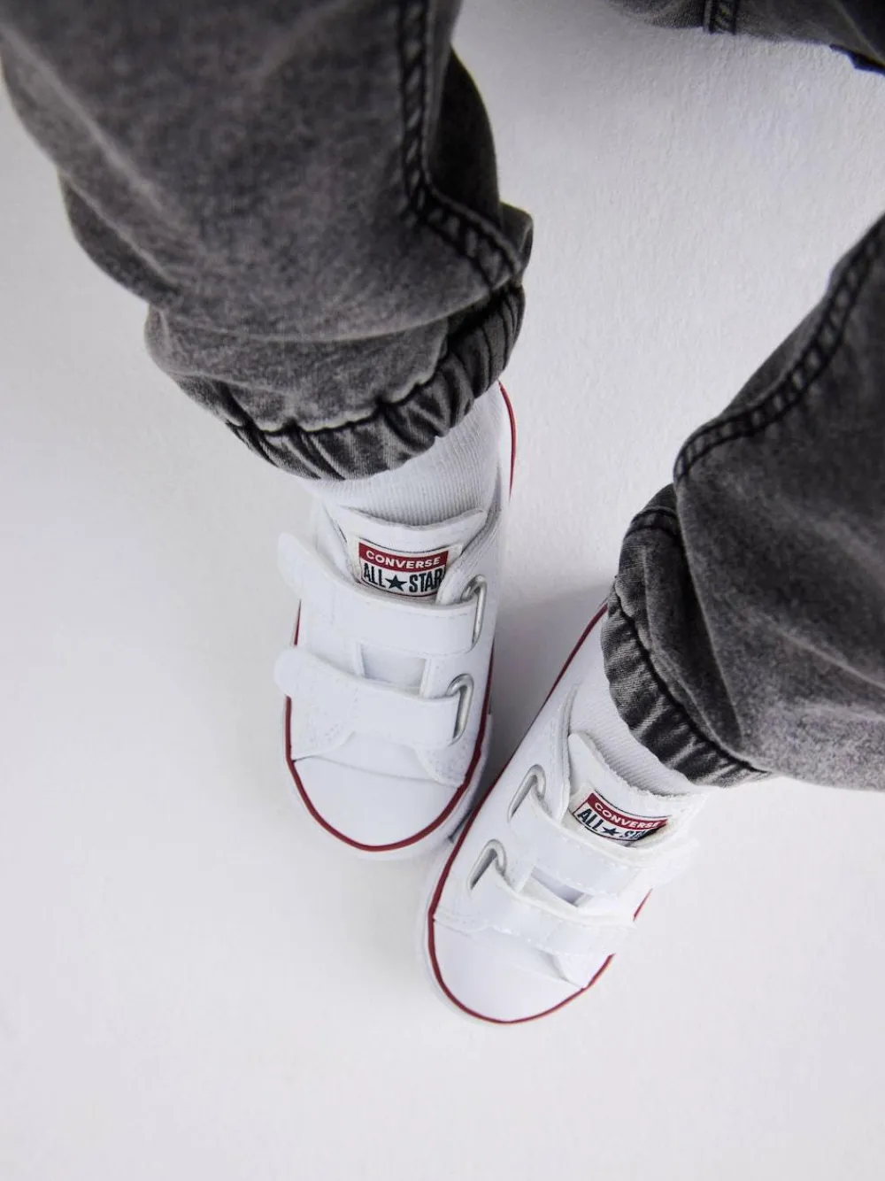 Best Converse Chuck Ox 2V Infant Trainers White