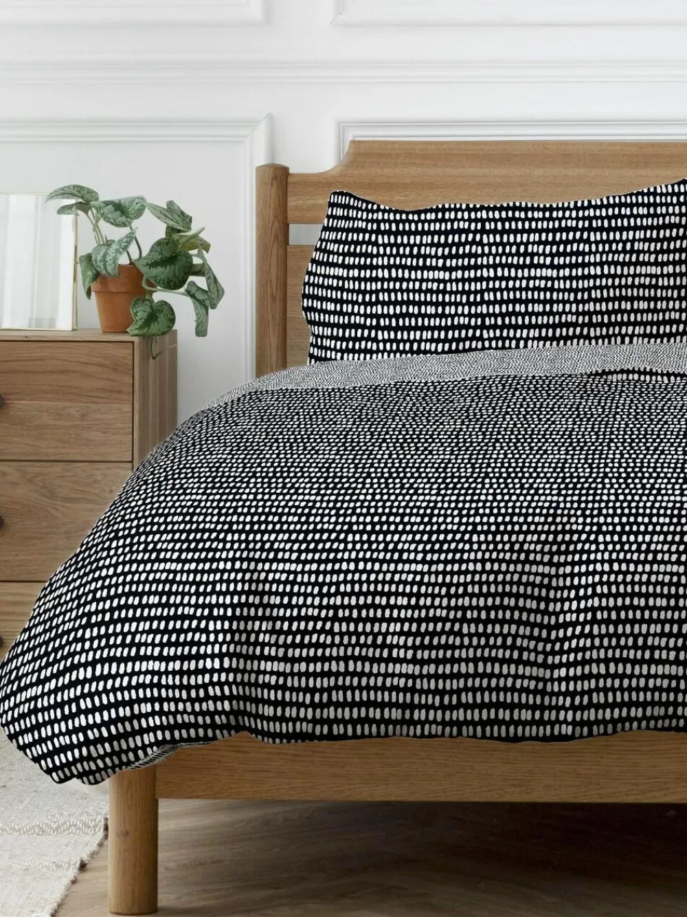 Clearance Copenhagen Home Black Arri Duvet Cover and Pillowcase Set