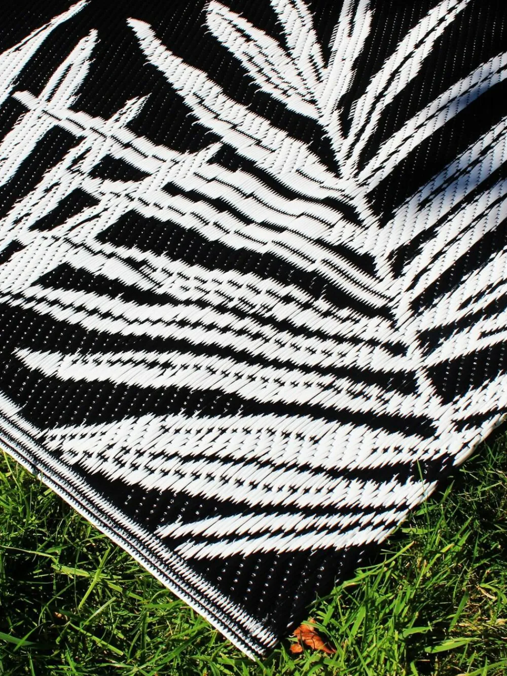 Sale Dreams & Drapes Tahiti UV Resistant Outdoor Rug Black