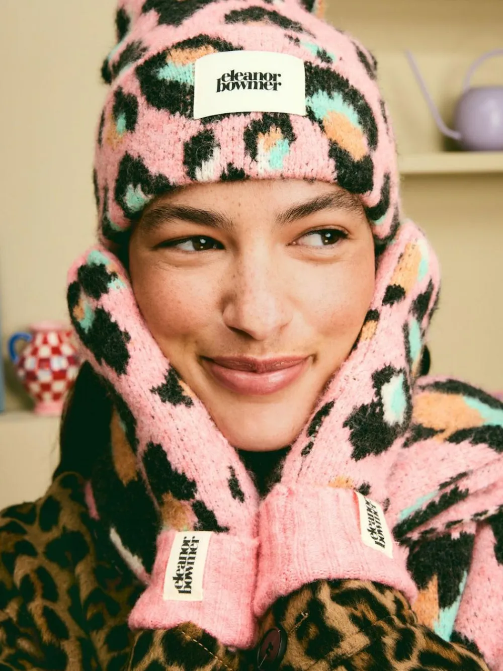 Clearance Eleanor Bowmer Checkerboard Lips Mittens Pink/Blue