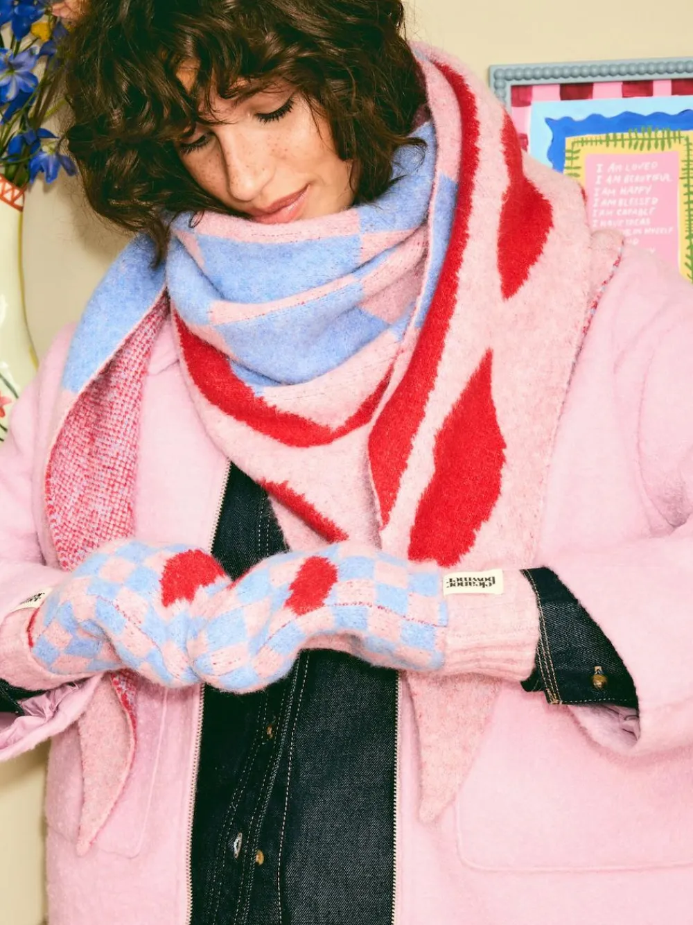 Discount Eleanor Bowmer Checkerboard Lips Mittens White/Black