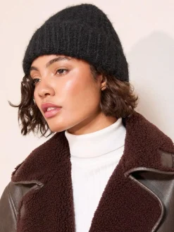 Best Friends Like These Cosy Knitted Beanie Hat Black