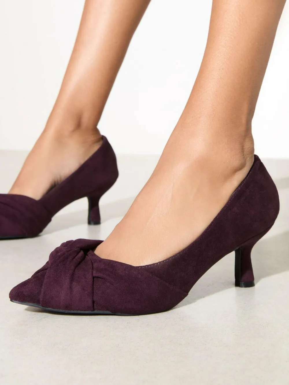 Clearance Friends Like These Standard Fit Twist Detail Kitten Heel Faux Suede Courts Burgundy Red