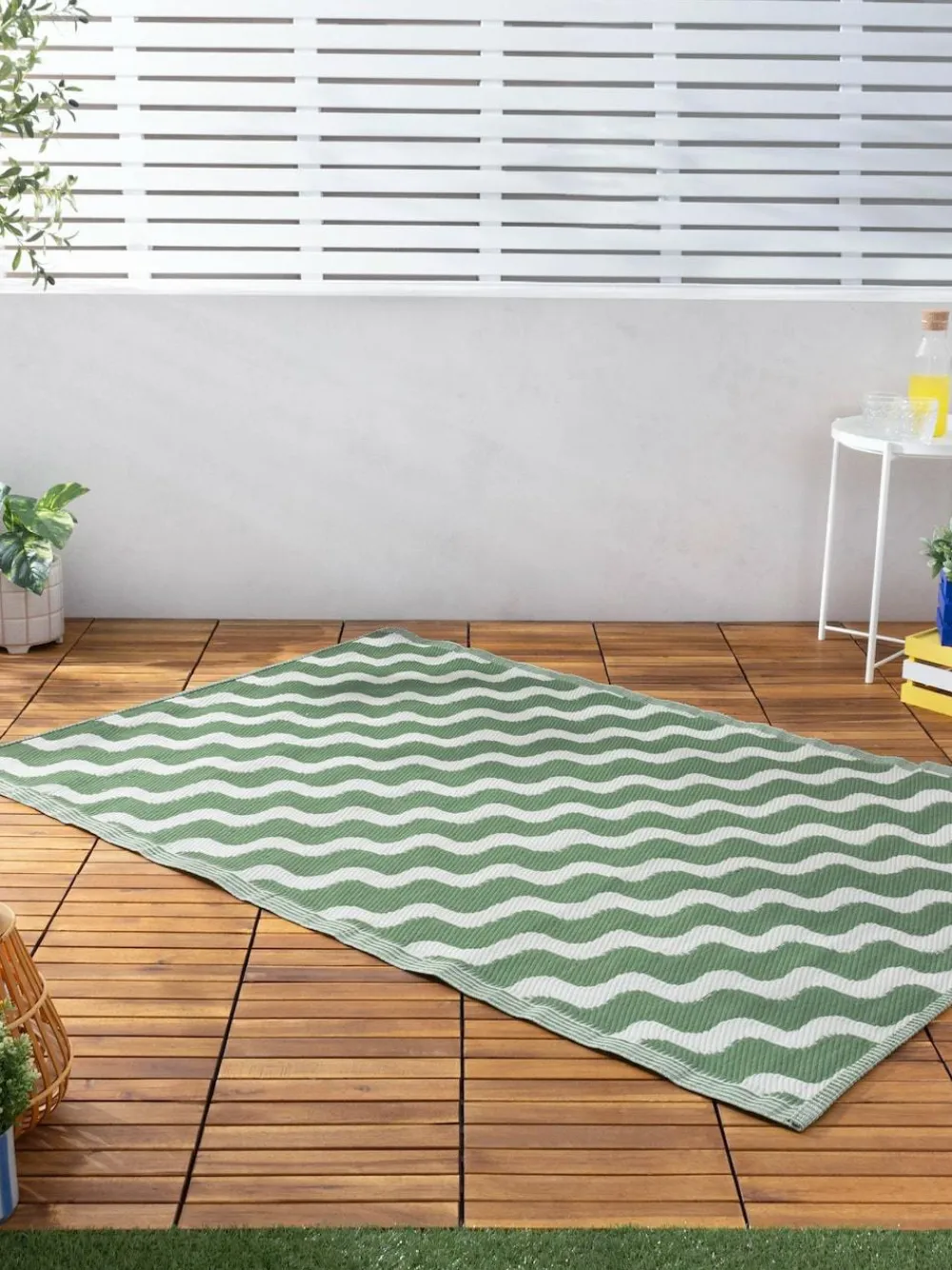 Clearance Furn Green Wave Outdoor/Indoor Rug