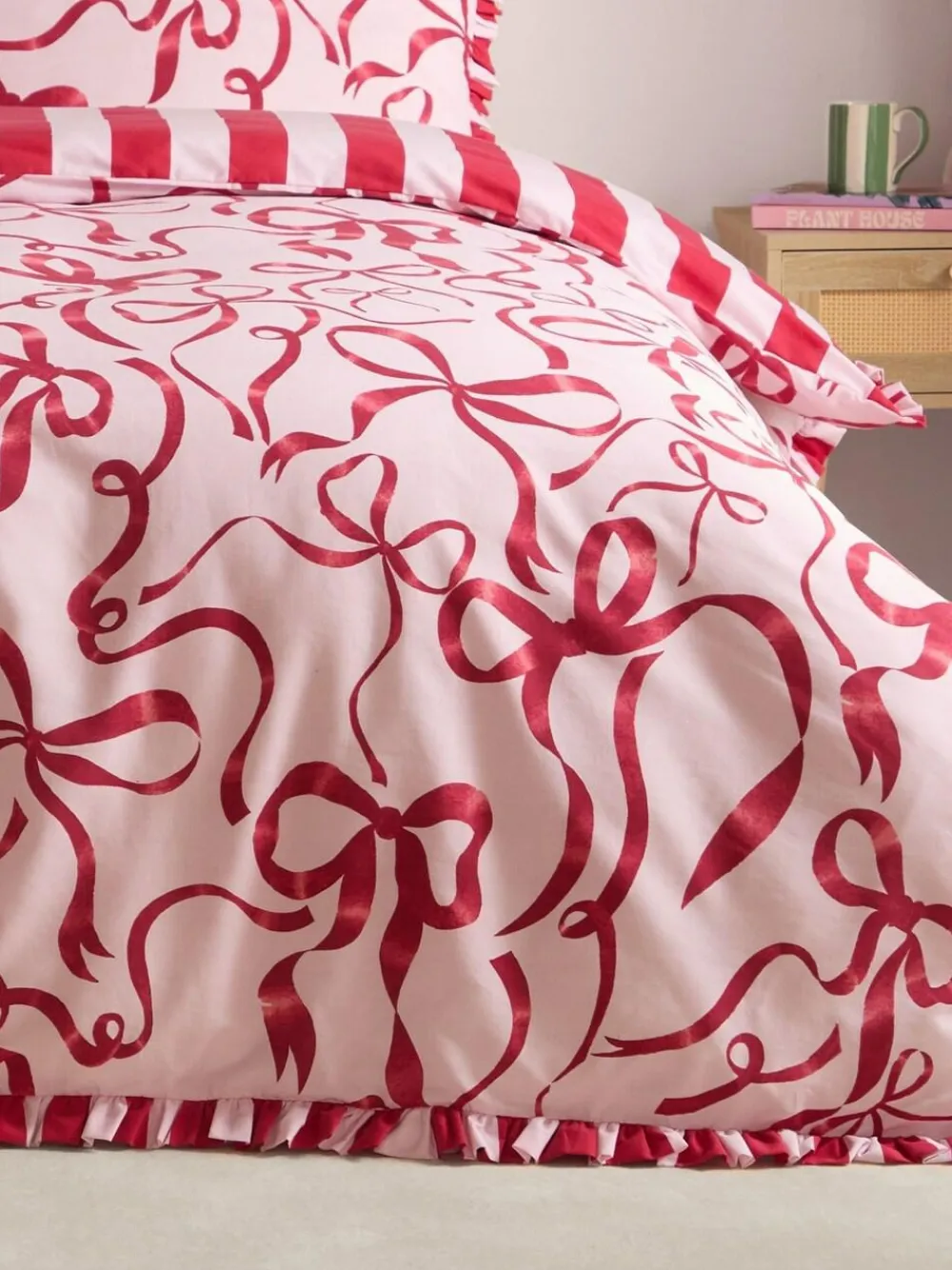 Furn Pink/Red La Vie En Bows Reversible Ruffle Duvet Cover and Pillowcase Set^ Branded Bedlinen|Bedsets & Duvet Covers