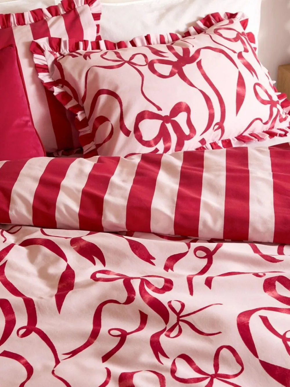 Furn Pink/Red La Vie En Bows Reversible Ruffle Duvet Cover and Pillowcase Set^ Branded Bedlinen|Bedsets & Duvet Covers