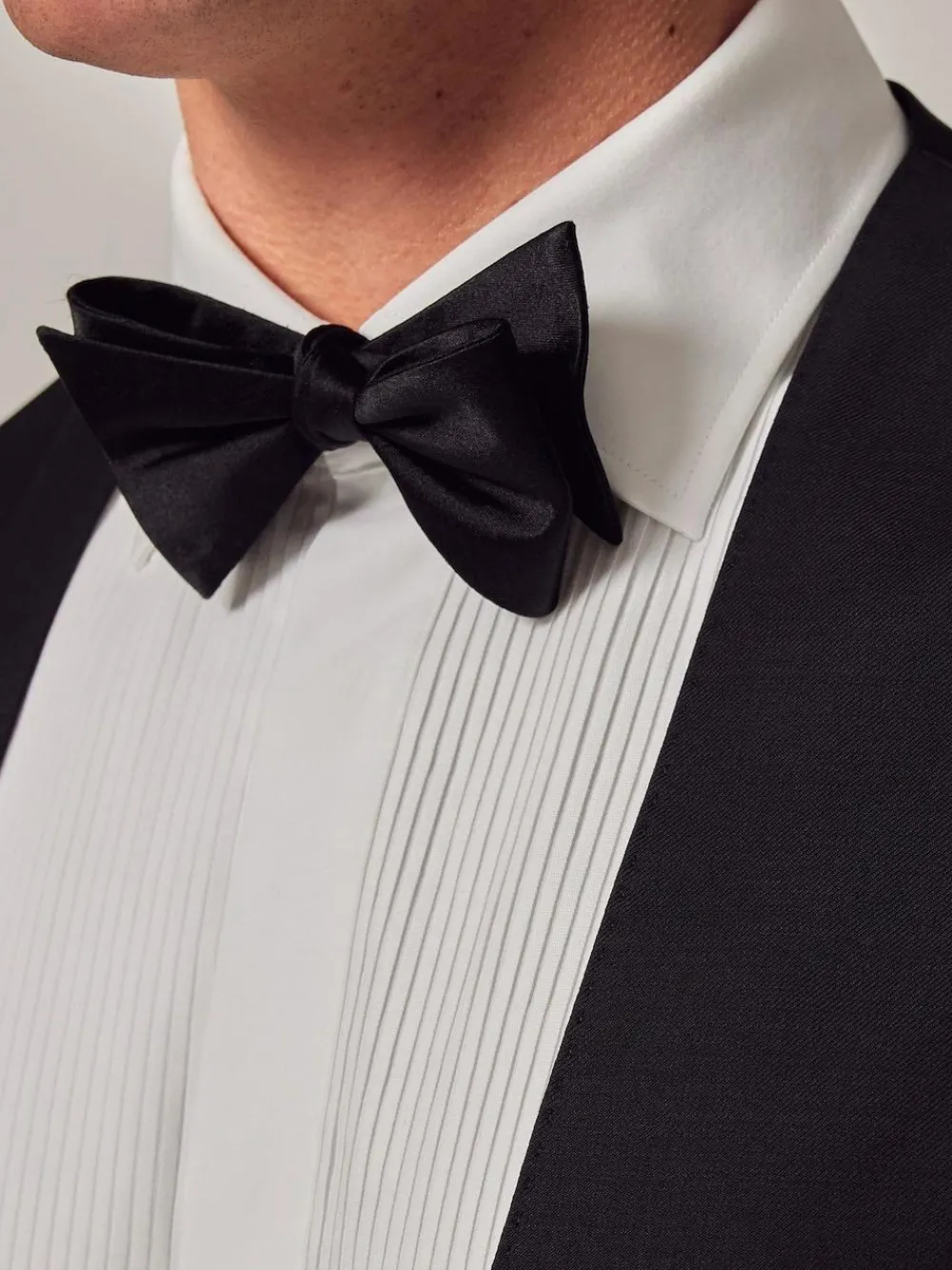 Hawes & Curtis Slim Dinner Black Waistcoat^ Vests