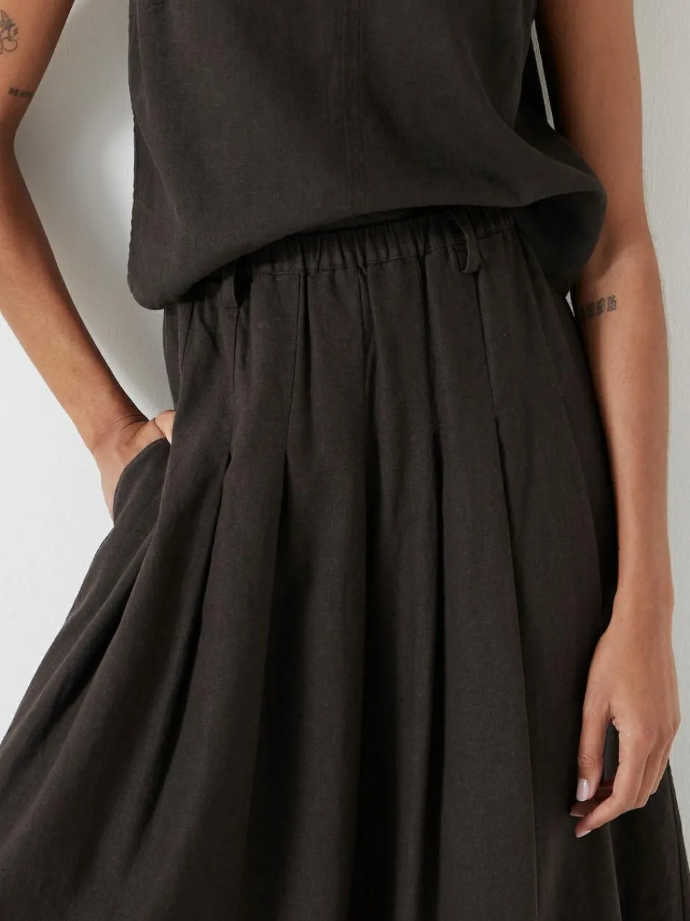 Hush Ivy Pleated Linen Blend Midi Skirt^Women Skirts