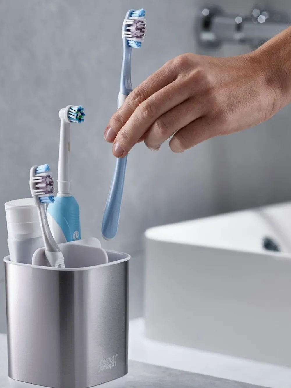 Joseph Joseph White EasyStore Steel Toothbrush Caddy