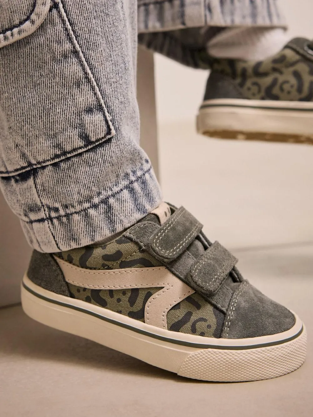 Next Khaki Green Standard Fit (F) Touch Fastening Skate Trainers^BOY Sneakers