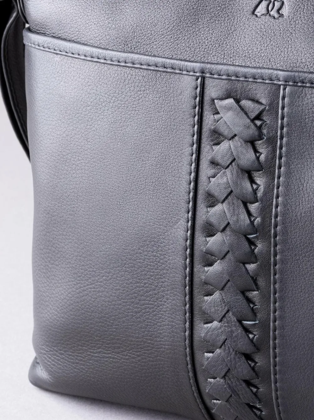 Outlet Lakeland Leather Farlam Cross-Body Bag Black