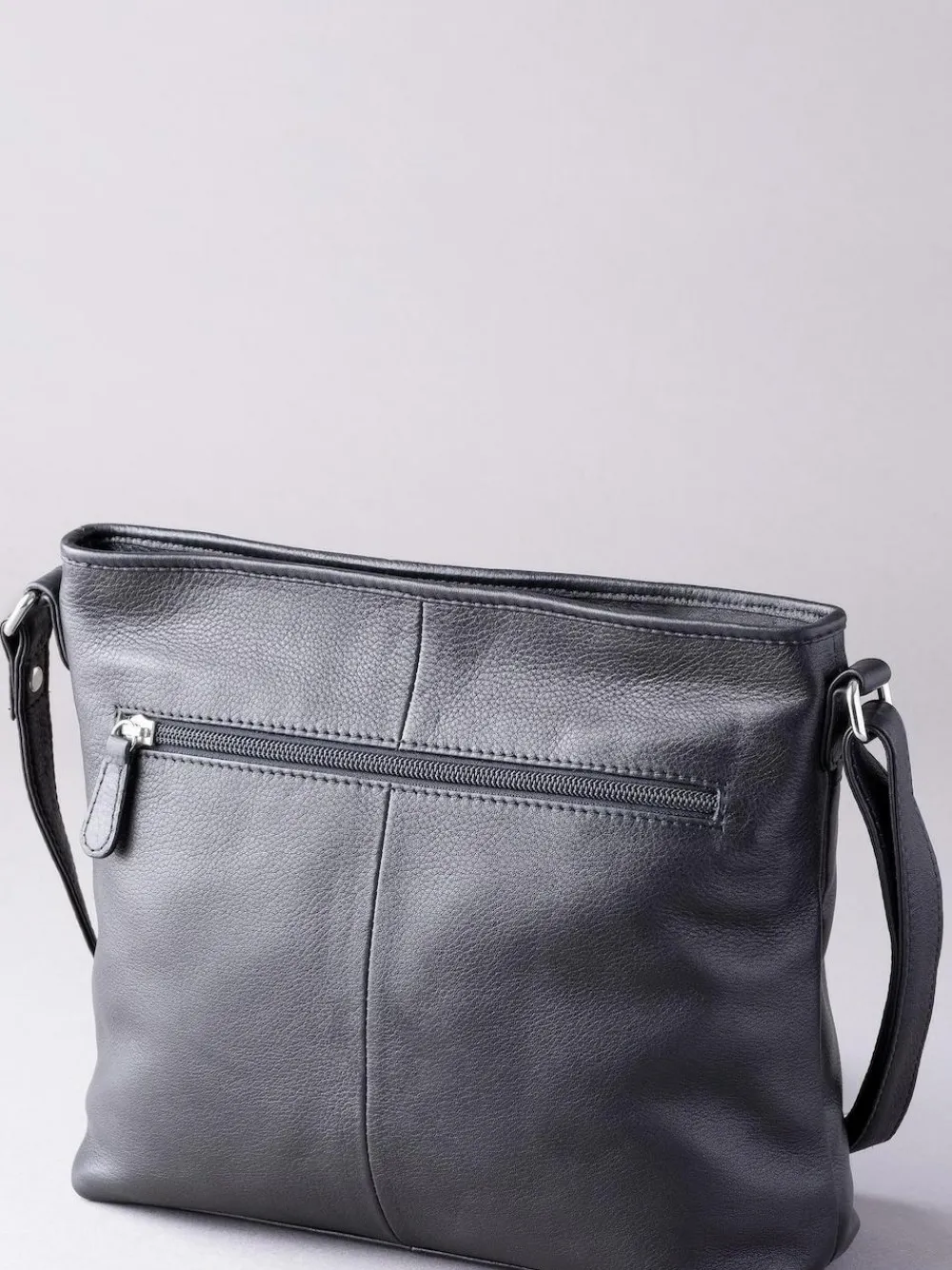 Outlet Lakeland Leather Farlam Cross-Body Bag Black