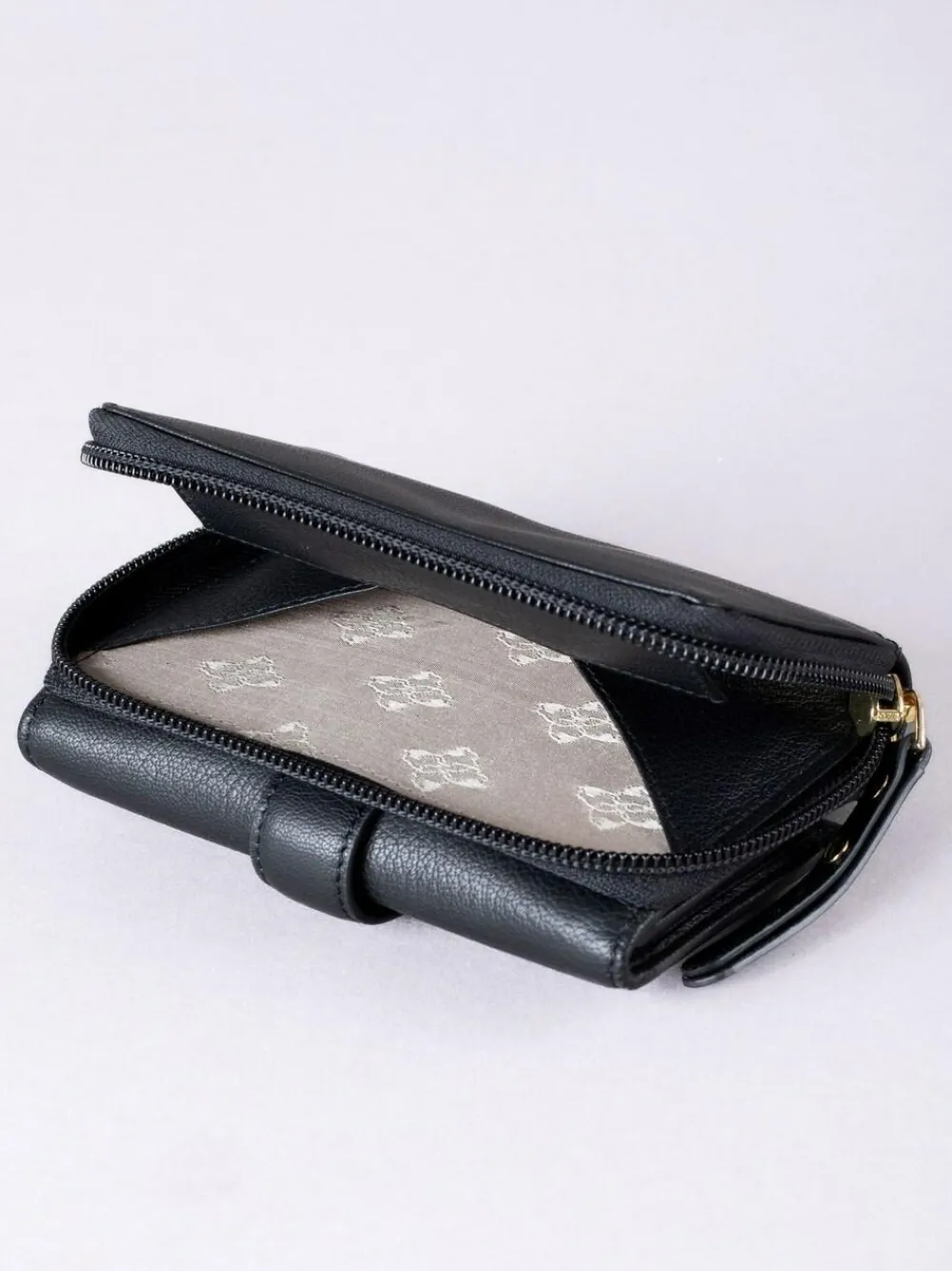 Lakeland Leather Black Medium Icon Stud Tab Purse^Women Purses