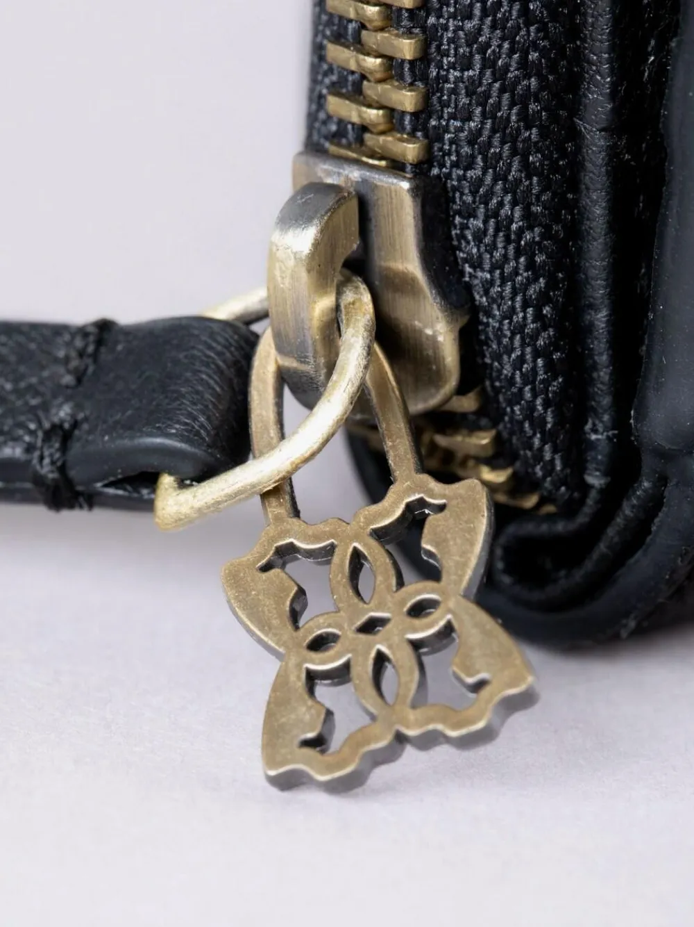 Online Lakeland Leather Newby Tab Purse Black