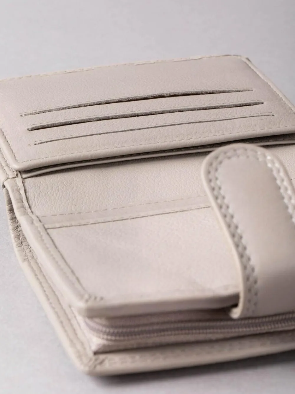 Lakeland Leather Grey Small Tab Purse^Women Purses