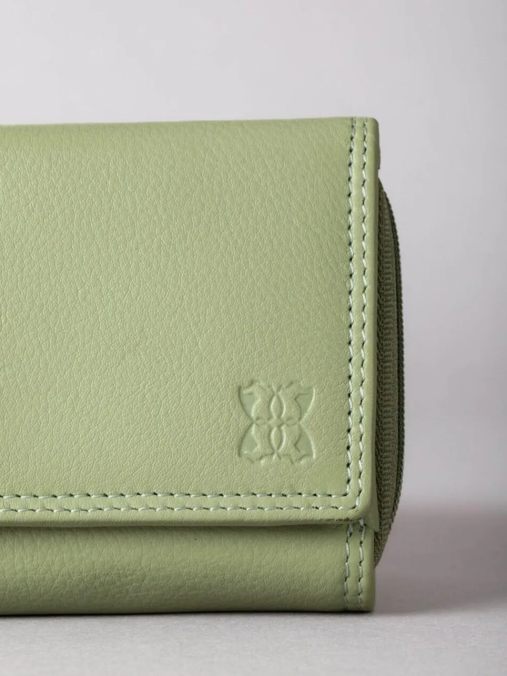 Discount Lakeland Leather Sage Green Small Purse