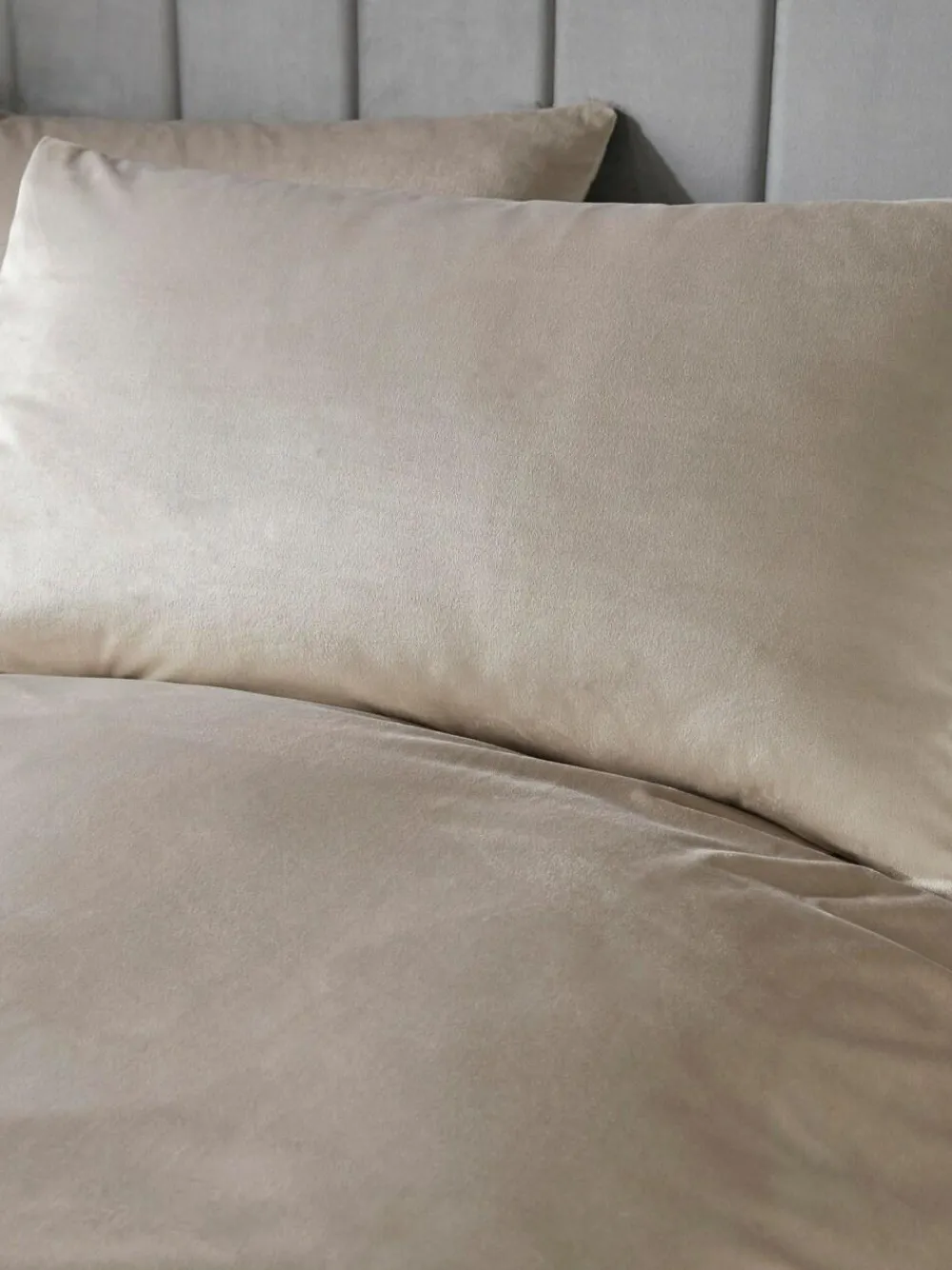 Laurence Llewelyn-Bowen Montrose Velvet Duvet Cover Set^ Branded Bedlinen