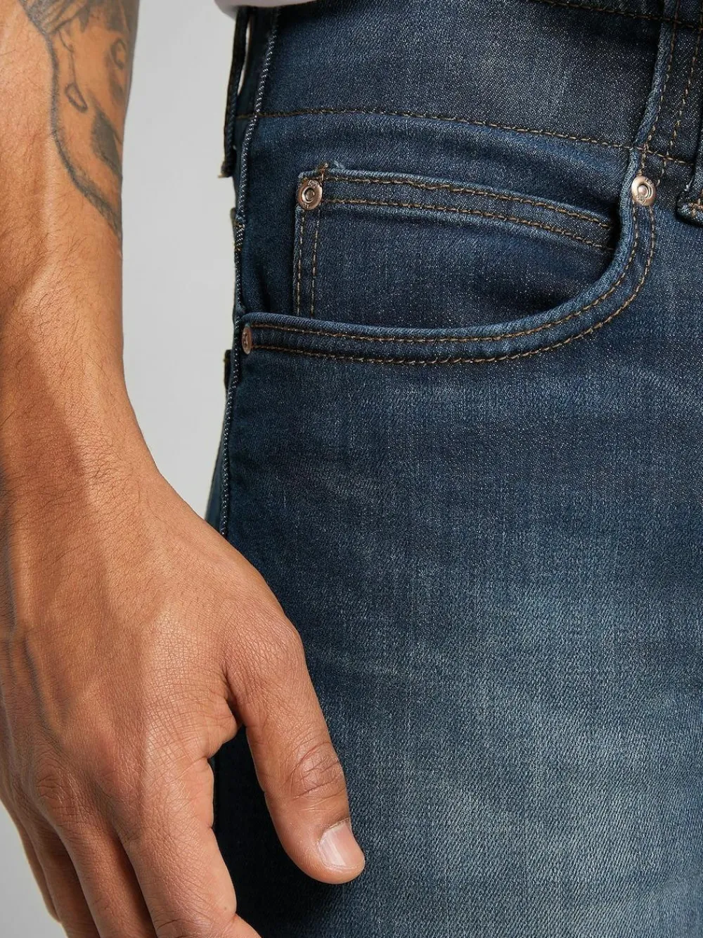 Lee Straight Fit Extreme Motion MVP Jeans^ Jeans|Jeans