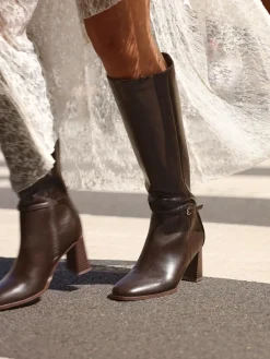 Discount Linzi Midtown Block Heel High Leg Boots With Buckle Detail Brown