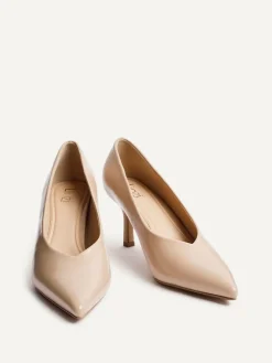 New Linzi Bellamy V-Shaped Closed Toe Court Heels Nude