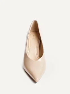 New Linzi Bellamy V-Shaped Closed Toe Court Heels Nude