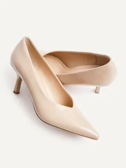 New Linzi Bellamy V-Shaped Closed Toe Court Heels Nude